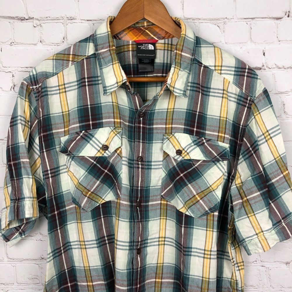 The North Face Plaid Short Sleeve Button Up Men's Sz LargeThe North Face Plaid S